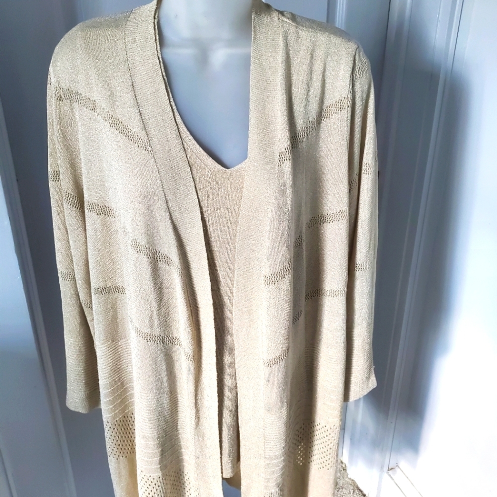 2 piece sweater set Chicos size 2 gold lurex